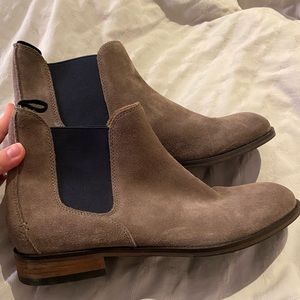 Brand New- Rodd & Gunn Saddleview Chelsea Boot in Dark Taupe Oil- size 10 mens